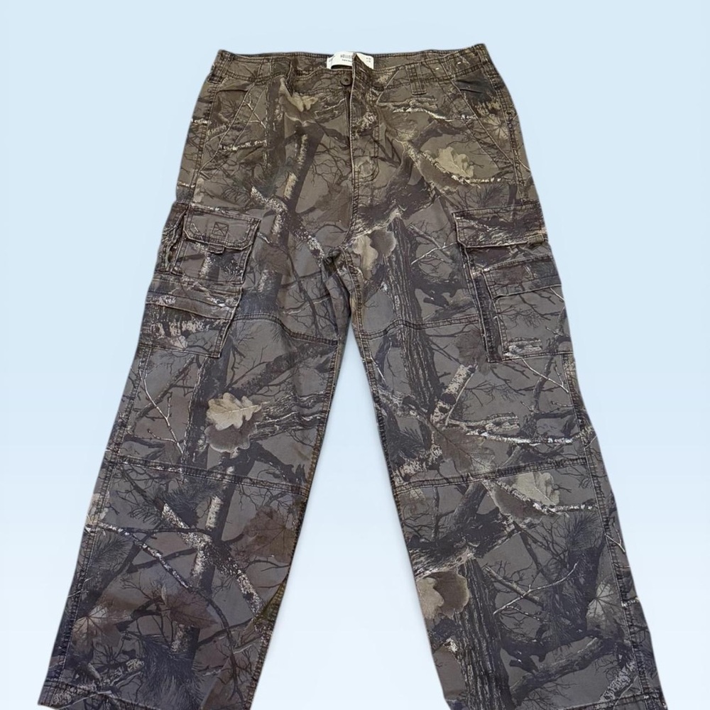 Hollister Men's Forest Camo Cargo Pants